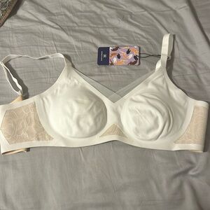 Honey love bra. Size medium.